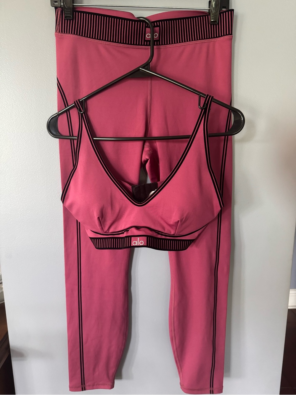 ALO Yoga Airlift Lineup Legging Set with Black Trim Size L
